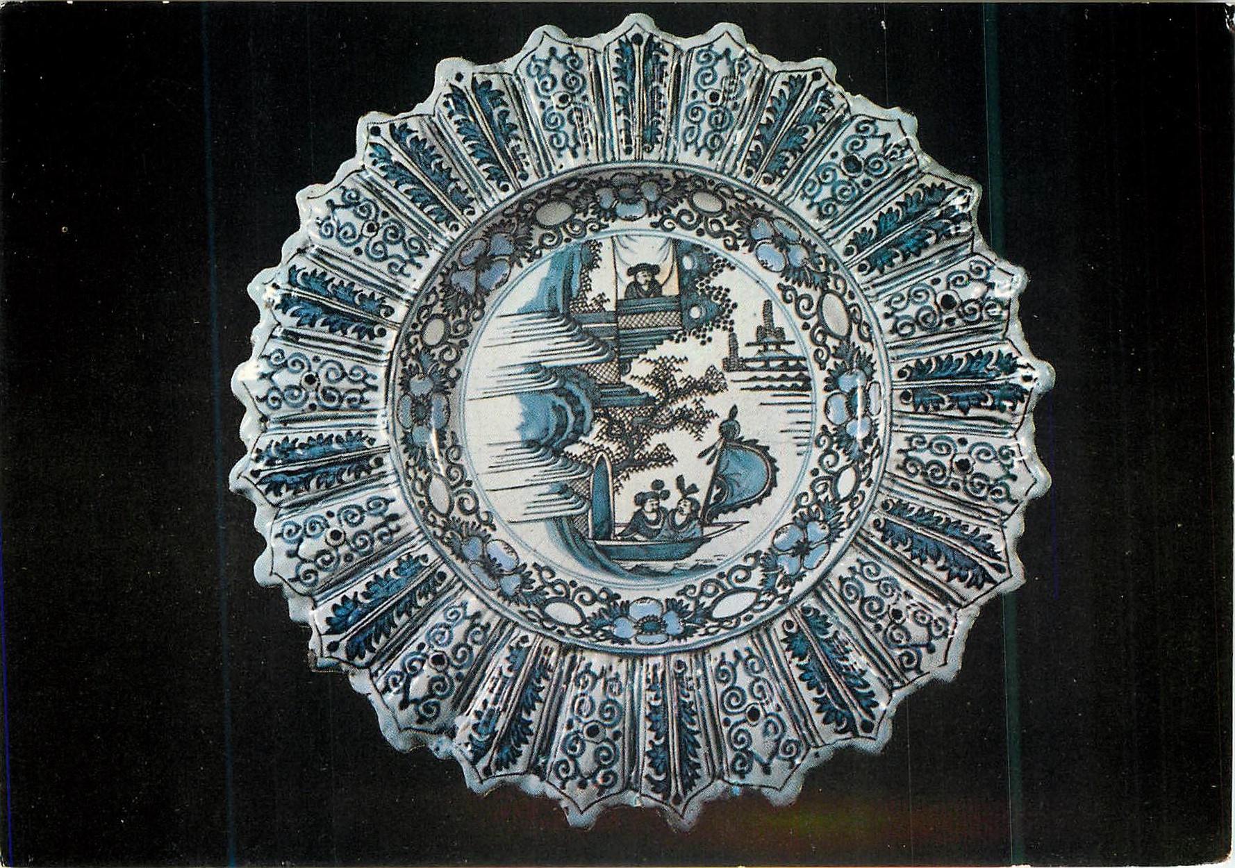 CPM Marseille Musee Cantini Galerie de la Faience Plat a bord godronne St Jean du Desert Marseille xvii