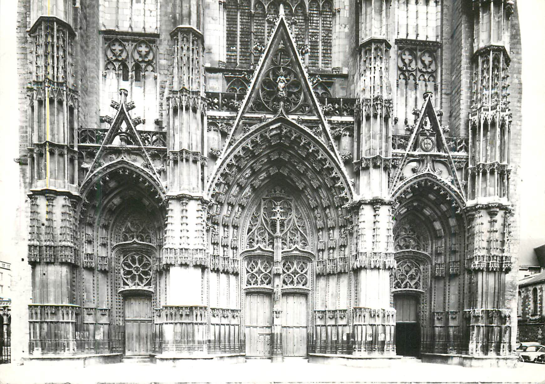 CPM Tours Cathedrale Saint Gatien Portails de la facade occidentale