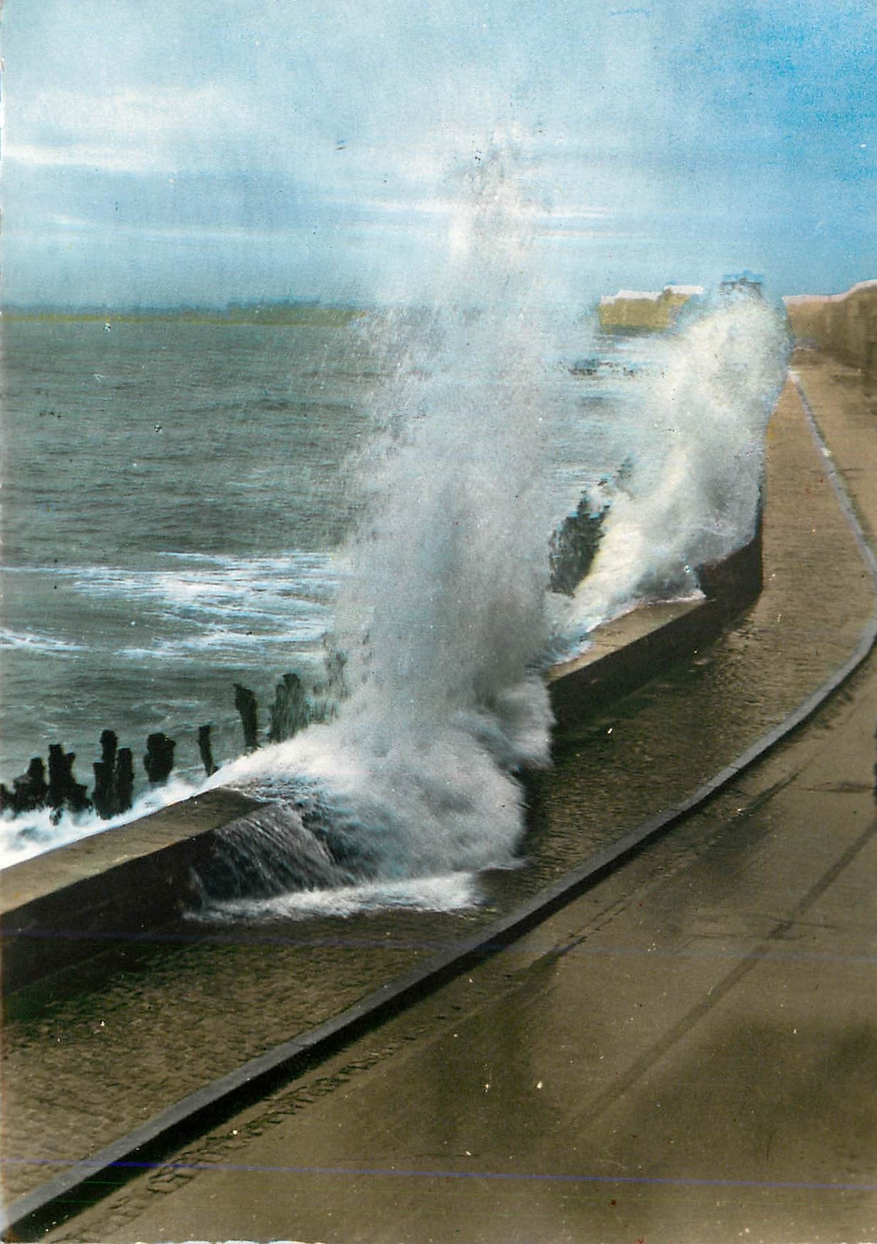 CPM Saint Malo Cote d'Emeraude Cite Corsaire Grande Maree sur le Sillon