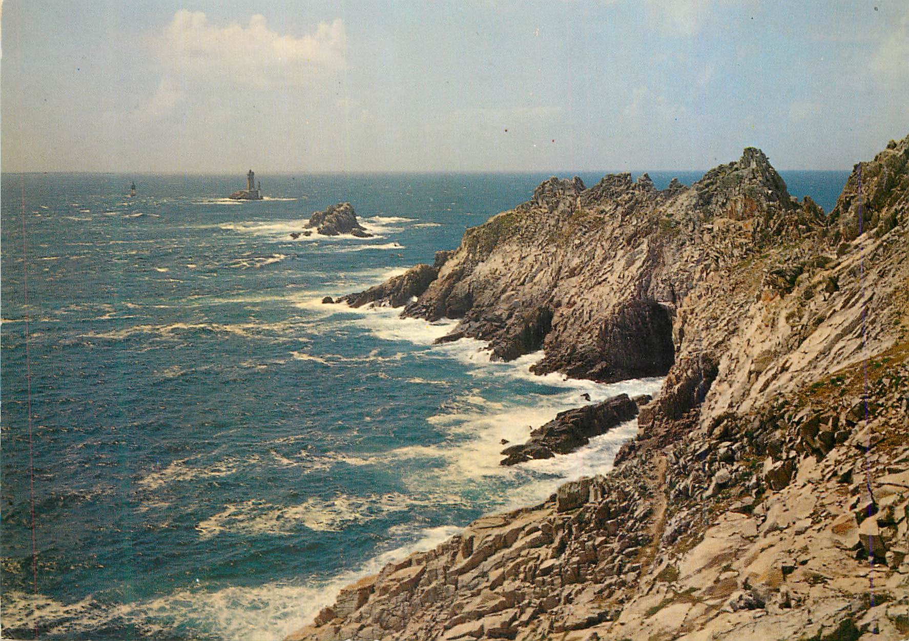 CPA La Pointe du Raz et Le Phare de la Vieille La Bretagne Pittoresque
