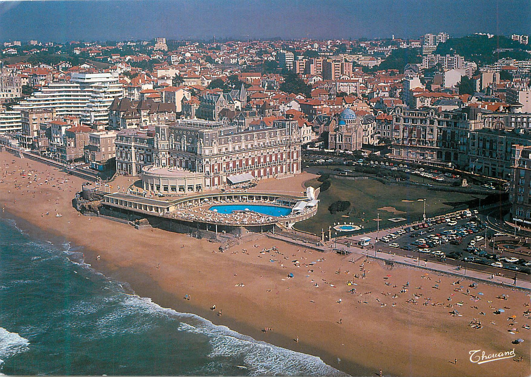 CPM Biarritz l'Hotel du Palais Ancienne Residence de l'Imperatrice Eugenie de Montijo