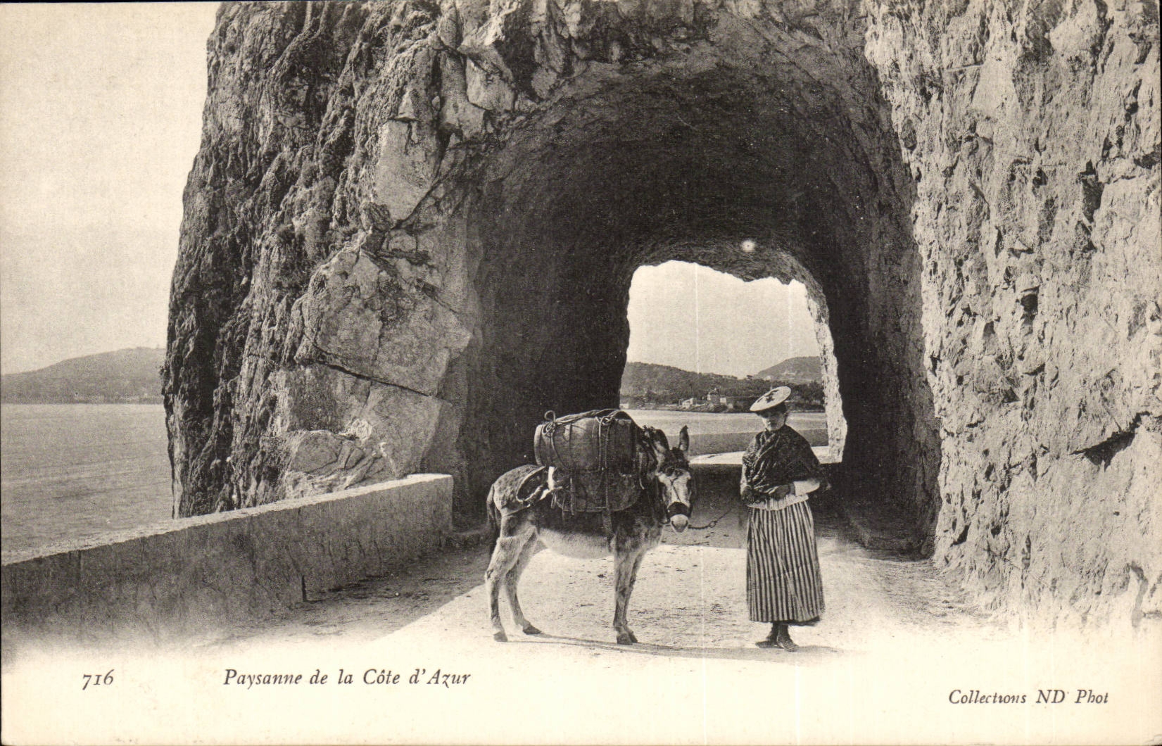 Pomenade of the Dimension of Azure - peasant - ass - donkey - CPA