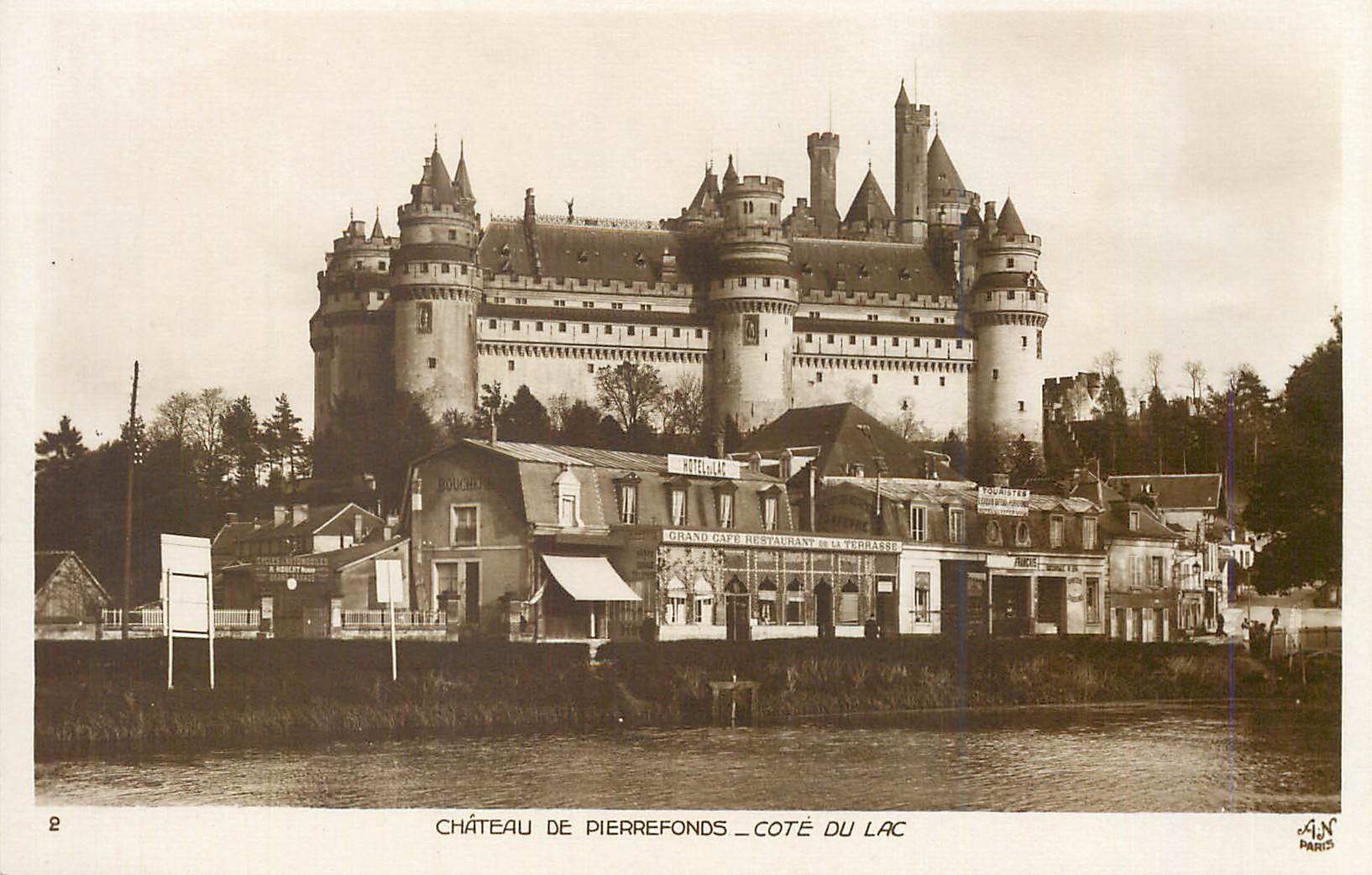 CPA Chateau Pierrefonds Cote du lac