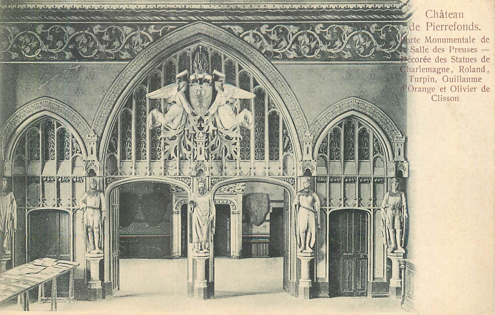 CPA Chateau de Pierrefonds Porte Monumentale de Salle des Preuses Anges