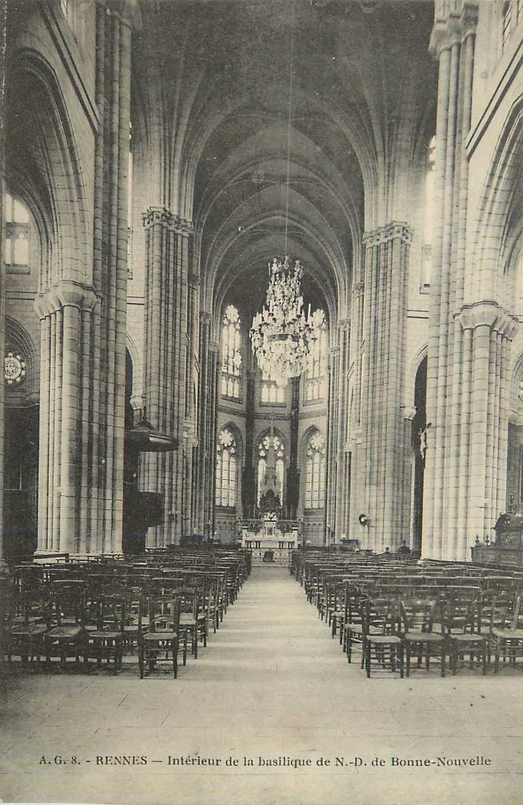 CPA Rennes Interieur de la Basilique de N D de Bonne Nouvelle