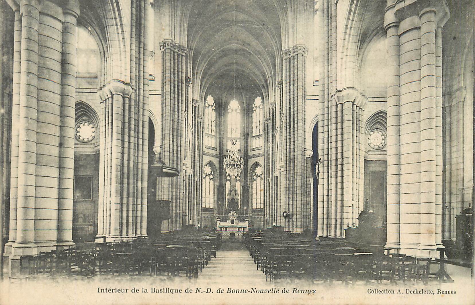 CPA Rennes Interieur de la Basilique de N D de Bonne Nouvelle