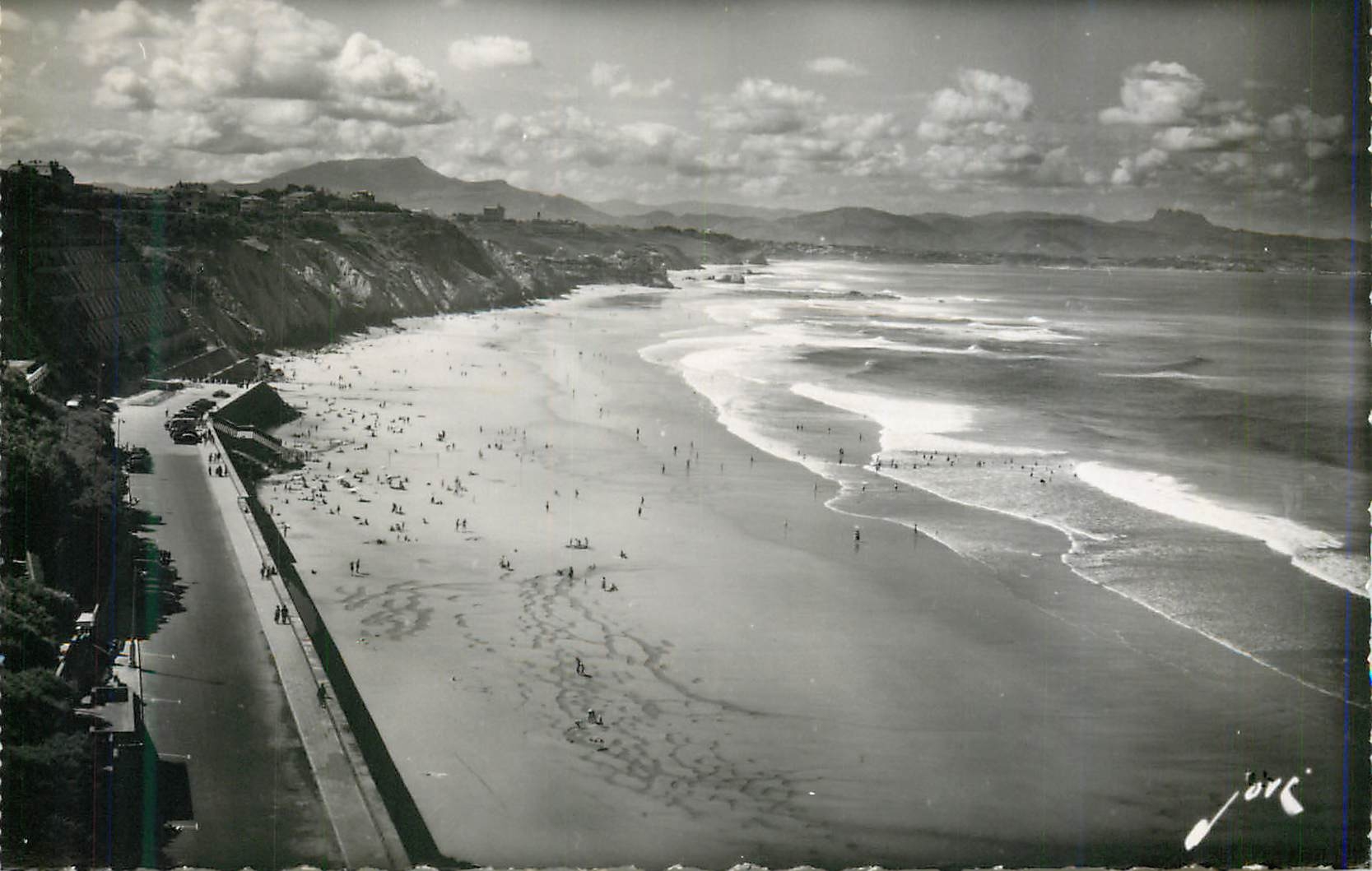 CPM Biarritz (B P) La Plage des Basques