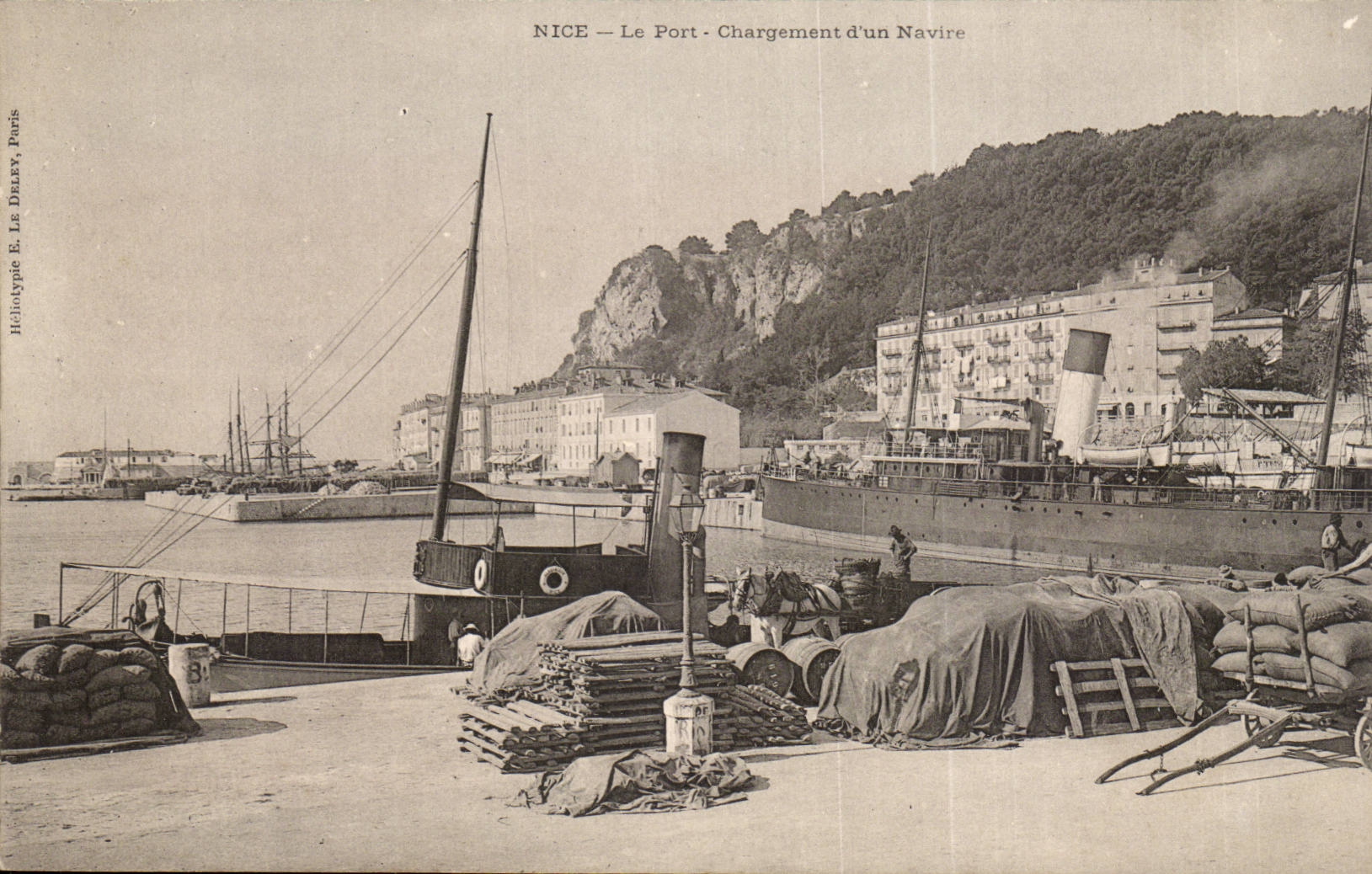 Nice - the Port - Loading of a Ship - boat - CPA