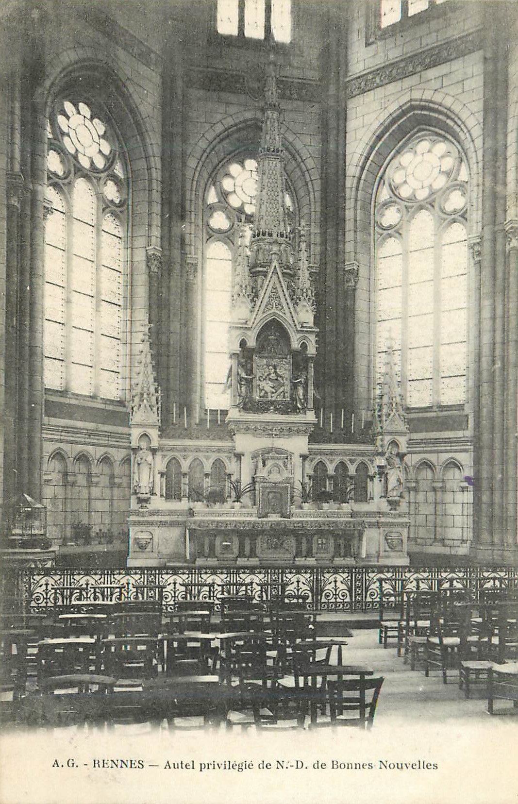 CPA A g rennes autel privilegie de n d de bonnes nouvelles
