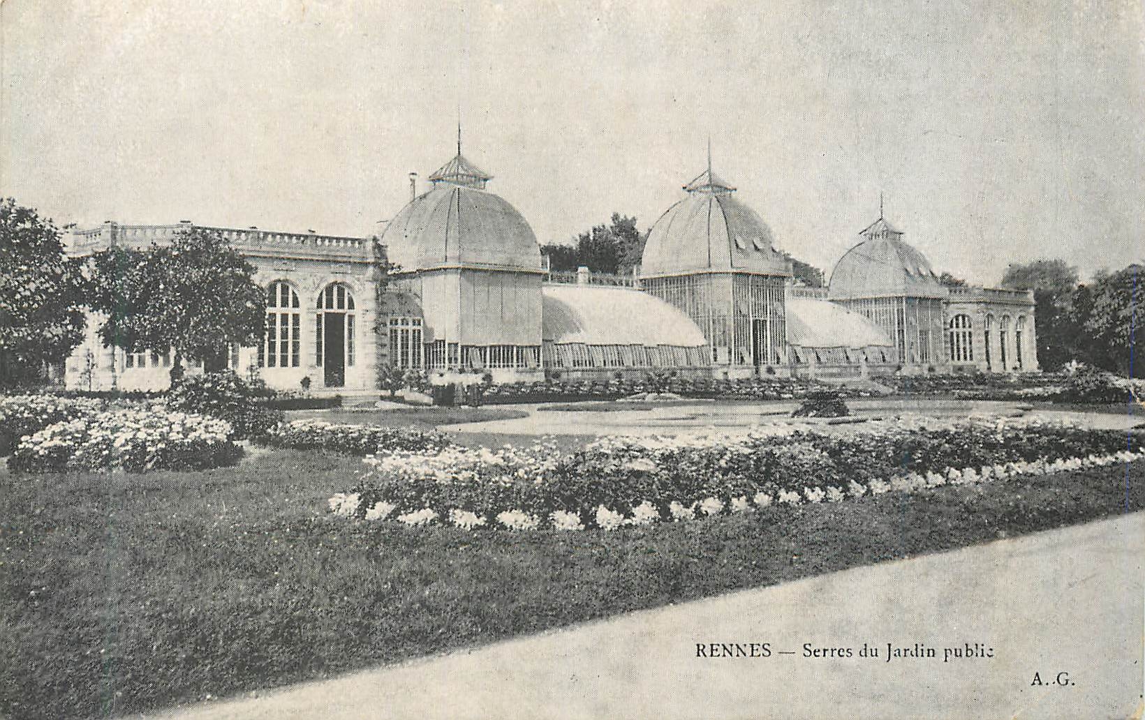 CPA Rennes serres du jardin public
