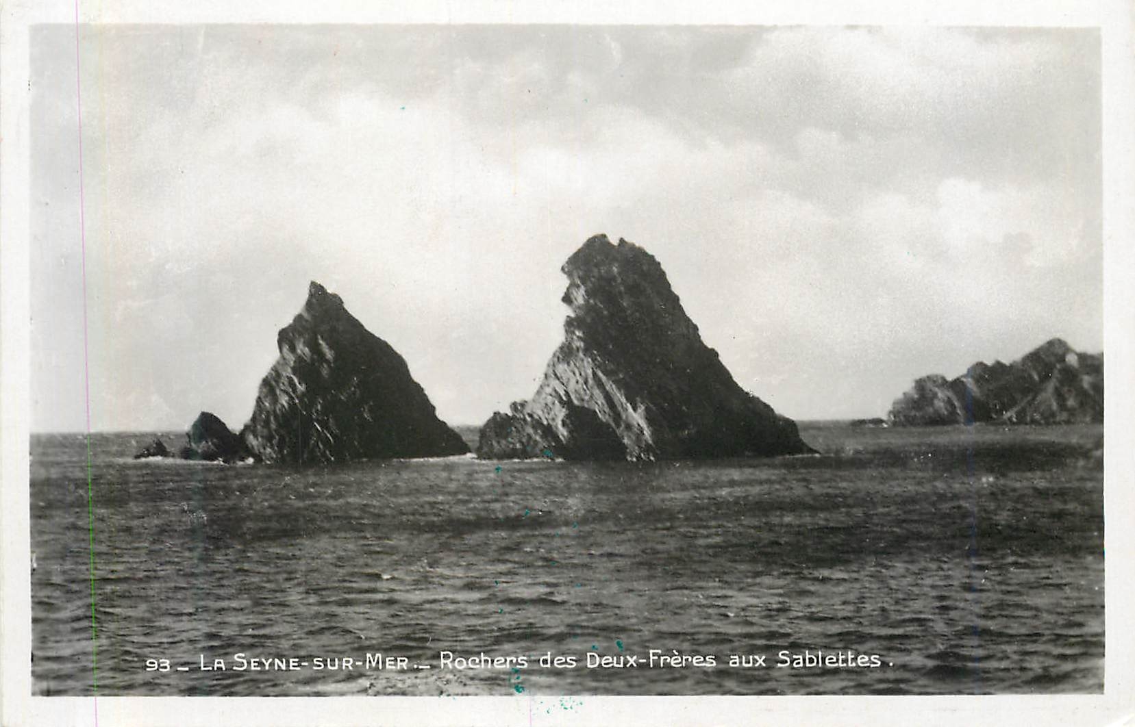 CPM 93 la seyne sur mer rochers des deux freres aux sablettes