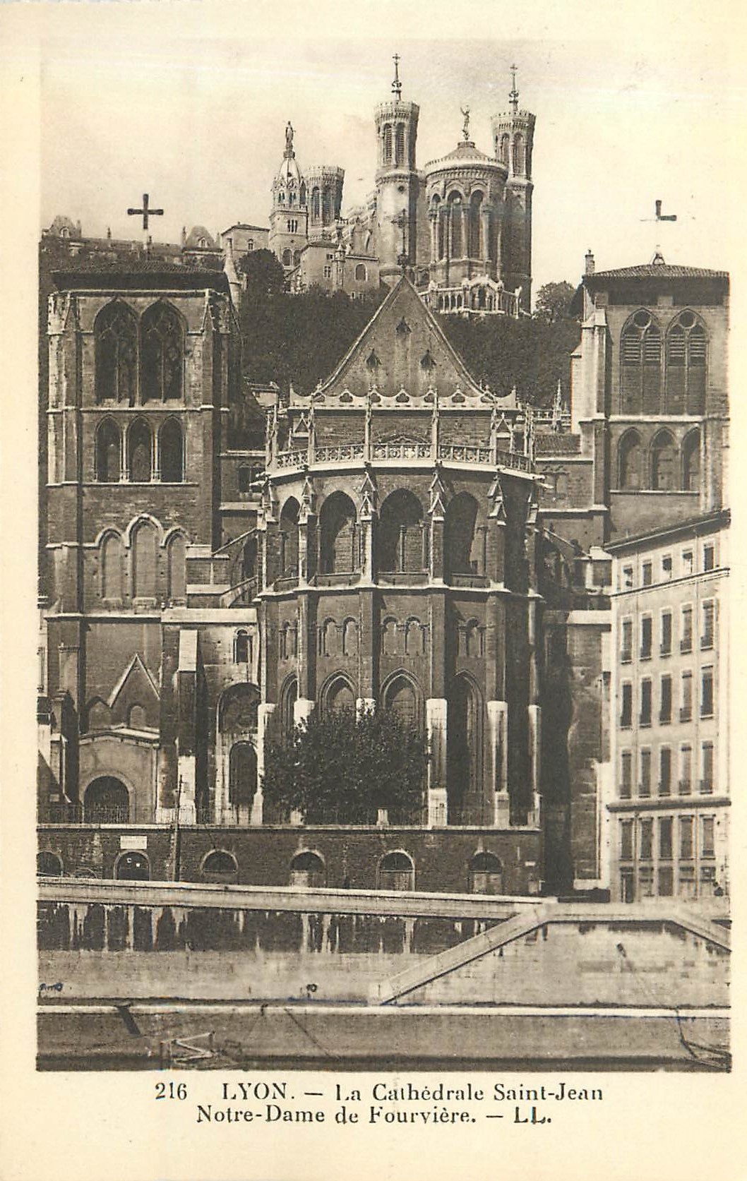 CPA 216 lyon la cathedrale saint jean notre dame de fourviere