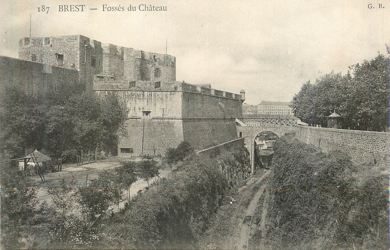 CPA 187 brest fosses du chateau