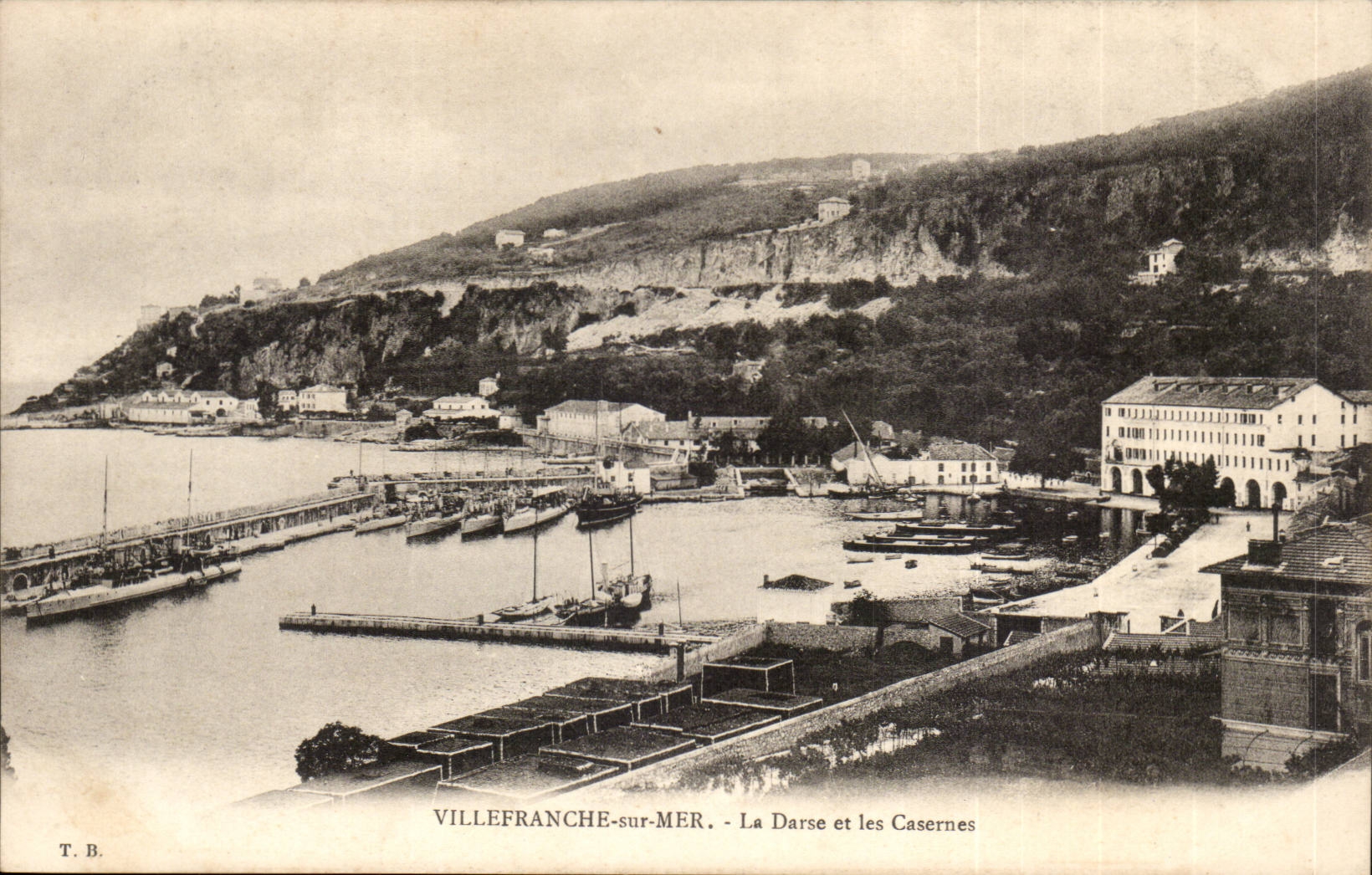 Villefranche - the Wet dock and Barracks - CPA