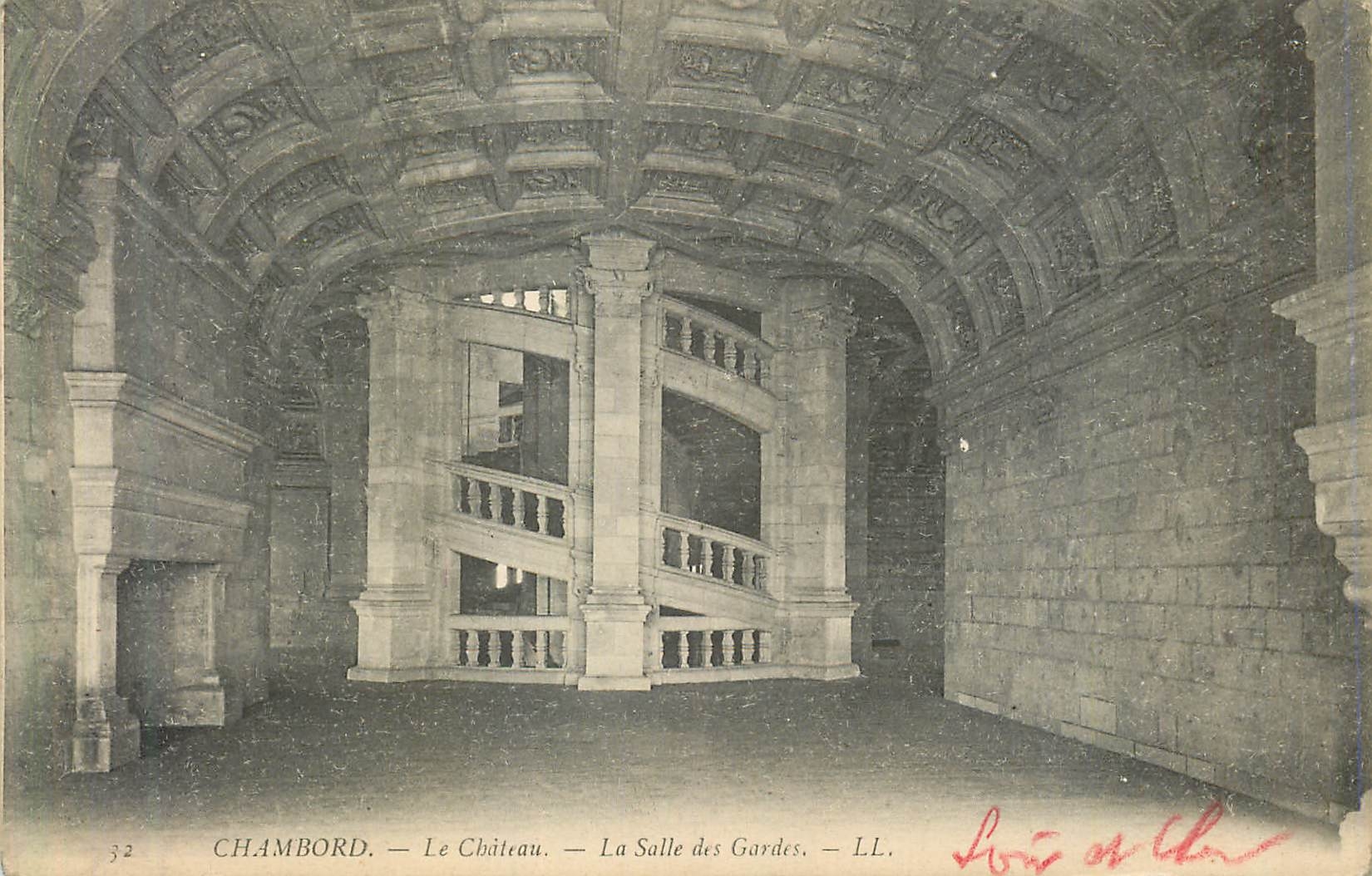 CPA Chambord Le Chateau La Salle des Gardes 