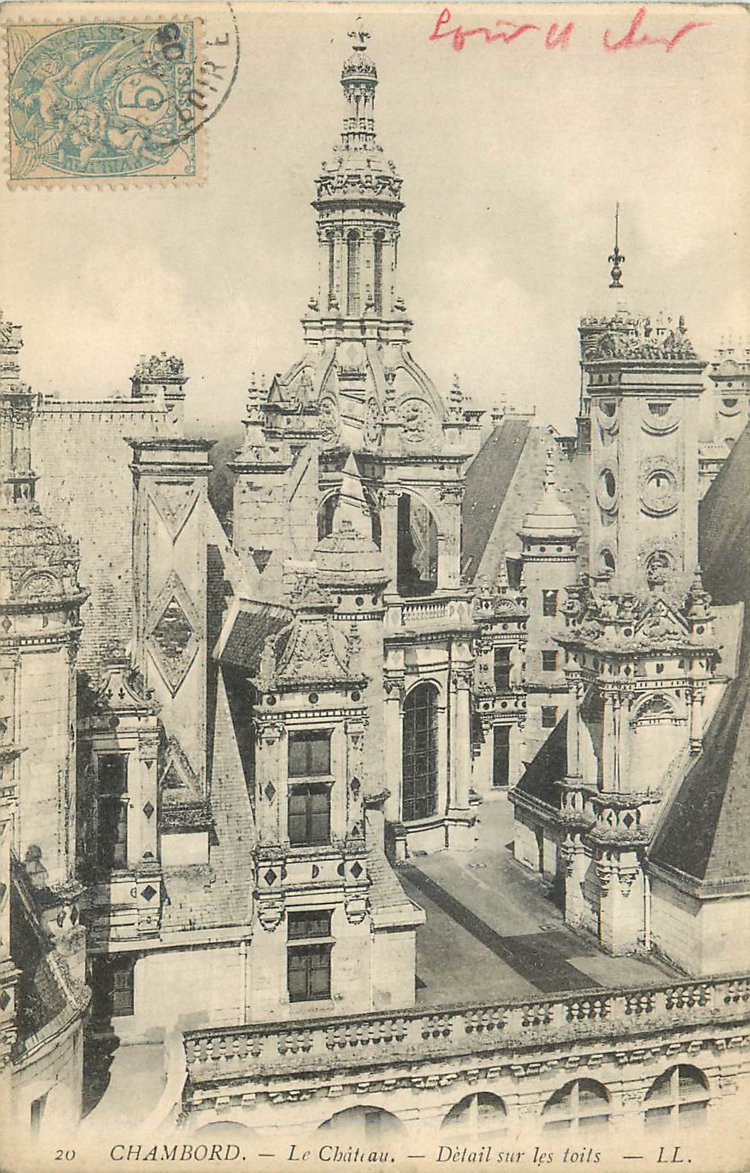 CPA Chambord Le Chateau Detail sur les toits 