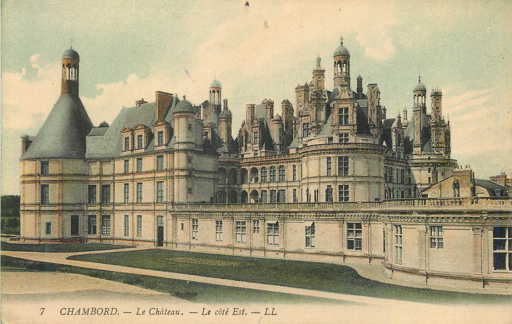 CPA Chambord Le Chateau Le cote Est 