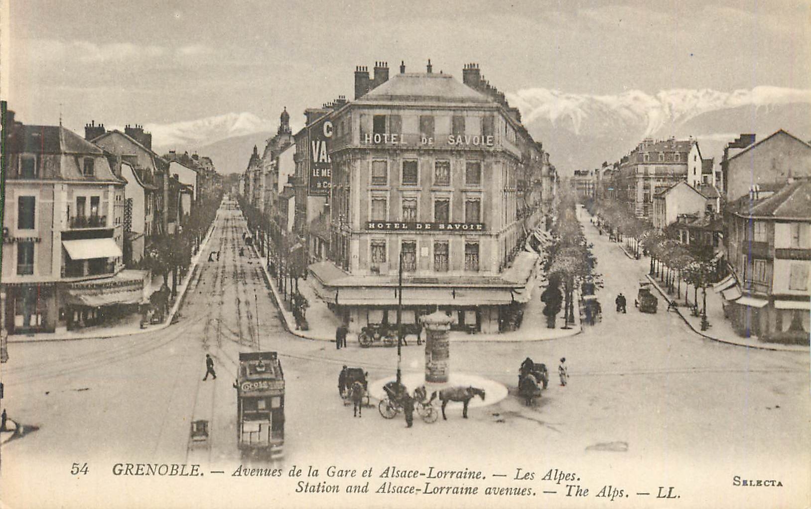 CPA Grenoble Avenues de la Gare et Alsace Lorraine Les Alpes Tramway