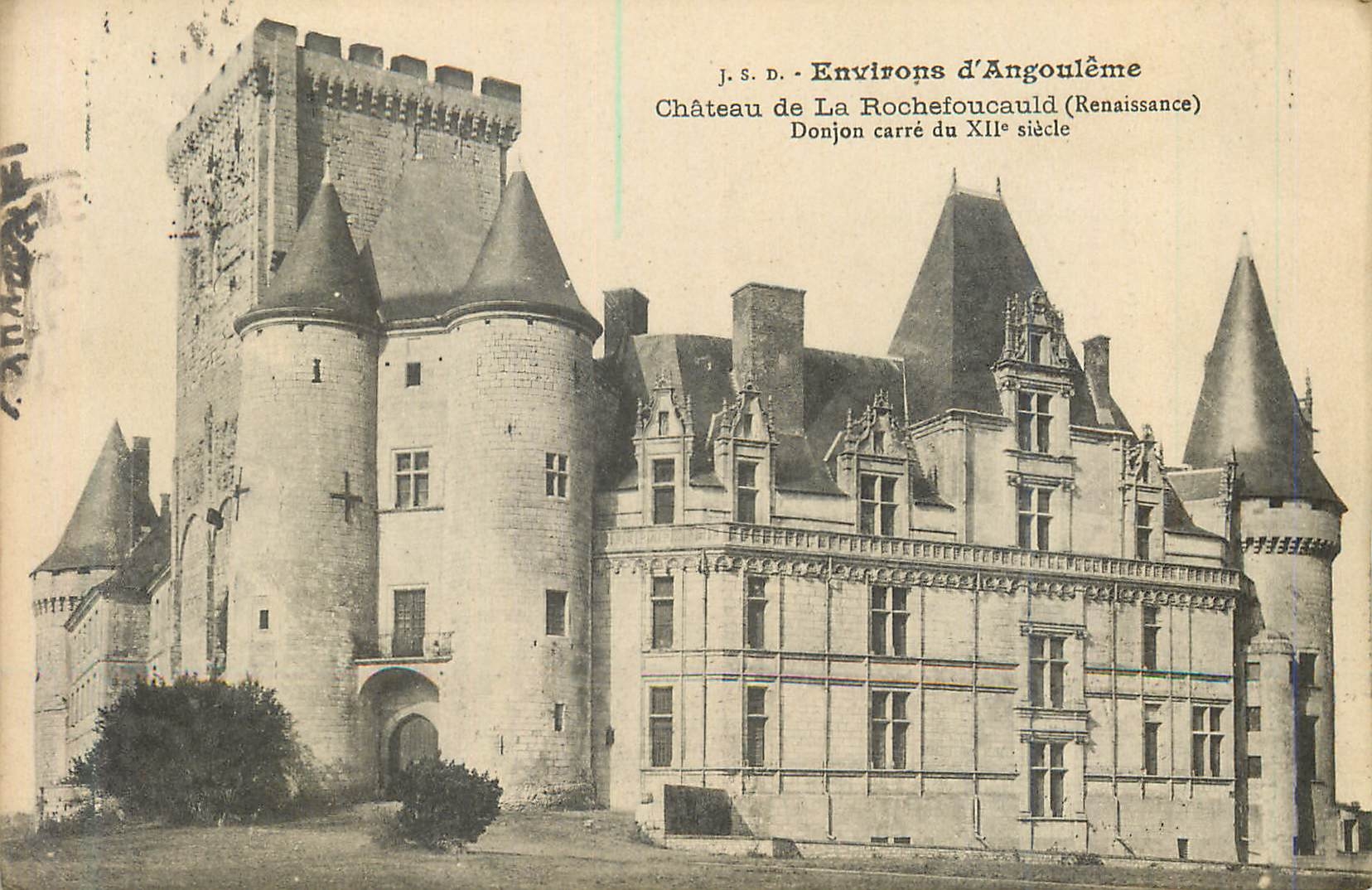 CPA Environs d Angouleme Chateau de la Rochefoucauld 