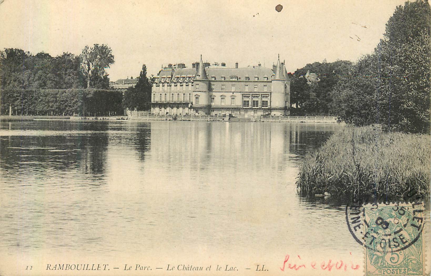 CPA Rambouillet Le Parc Le Chateau et le Lac