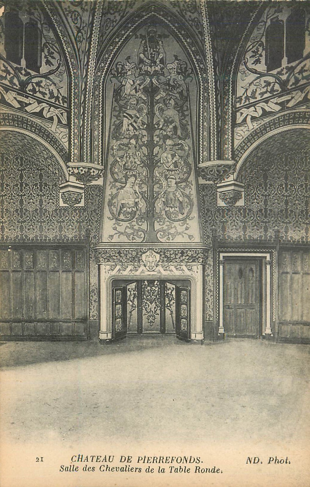 CPA Chateau de Pierrefonds Salle des Chevaliers de la Table Ronde