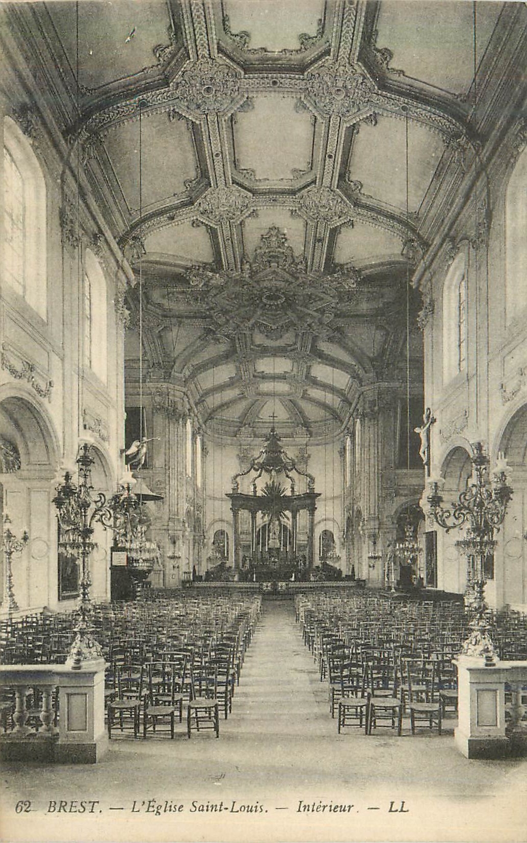 CPA Brest l'Eglise Saint Louis Interieur