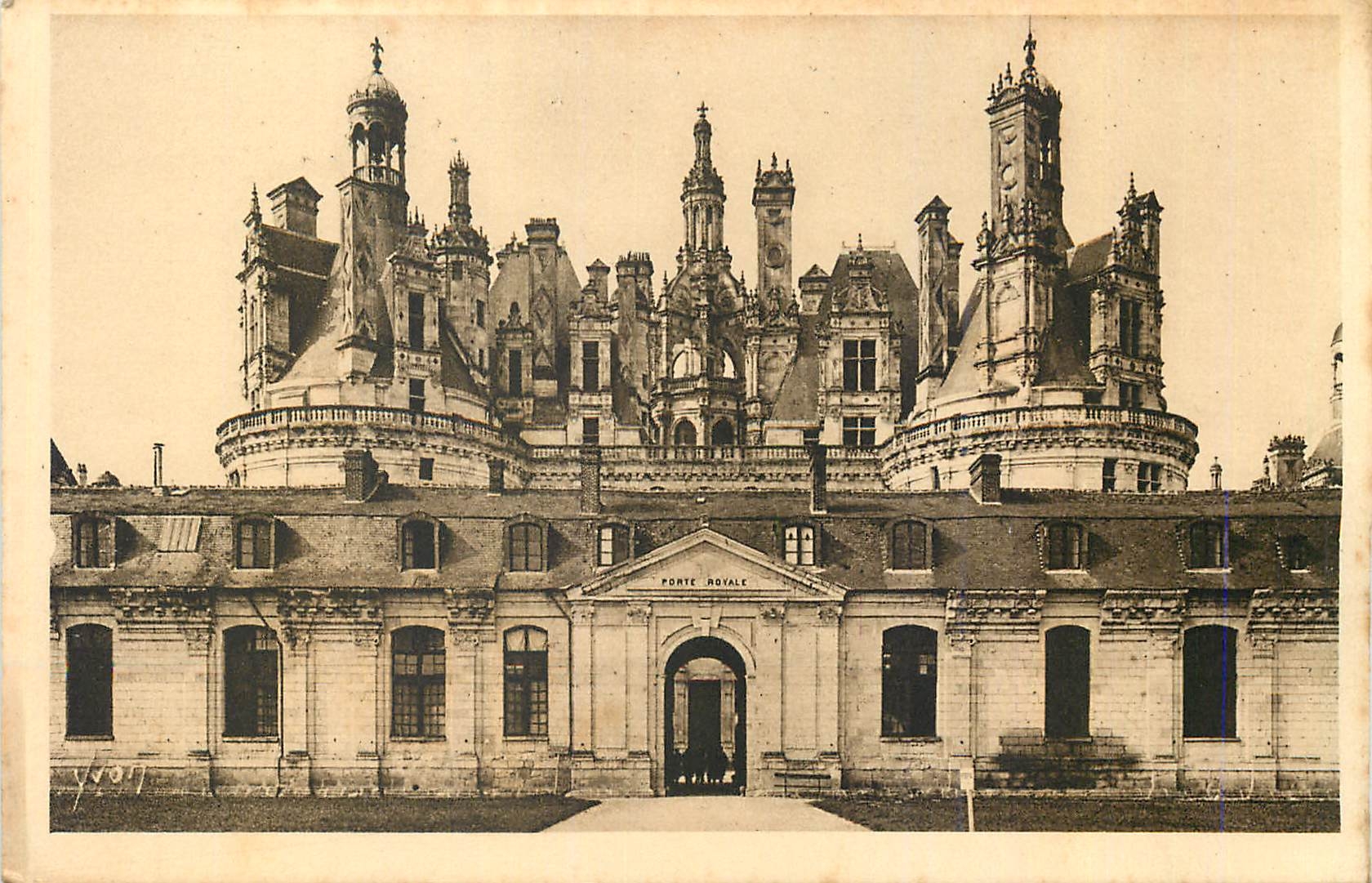 CPA Chambord (Loir et Cher) la Porte Royale la Douce France Chateaux de la Loire