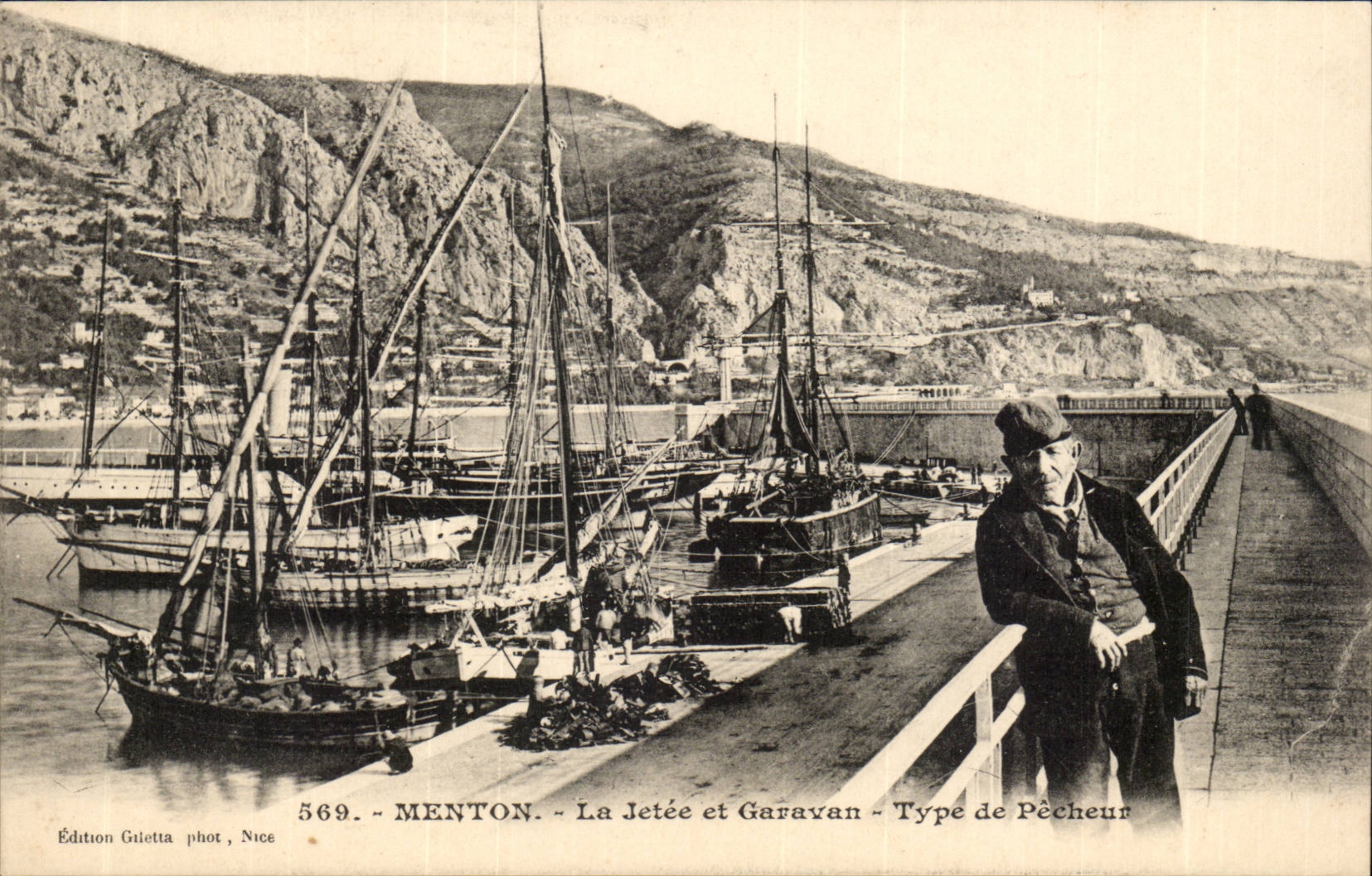 Menton - the Pier and Garavan - Type of Fisherman - CPA boat ship TOP