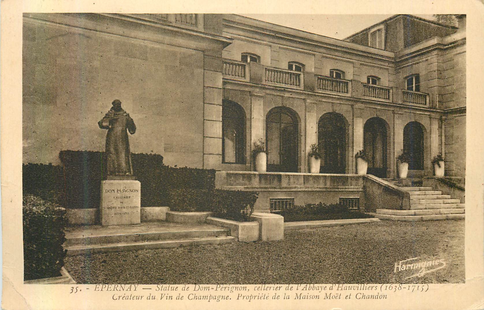 CPA Epernay Statue de Dom Perignon Cellerier d'Abbaye d'Hauvilliers (1638 1715)