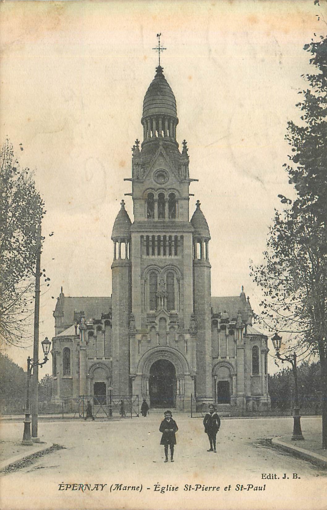 CPA Epernay (Marne) Eglise St Pierre et St Paul