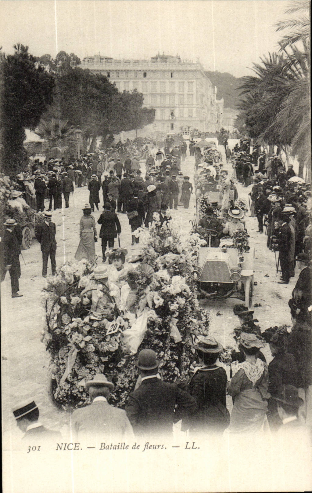 Nice CPA Battles of flowers (car women celebrates folklore)