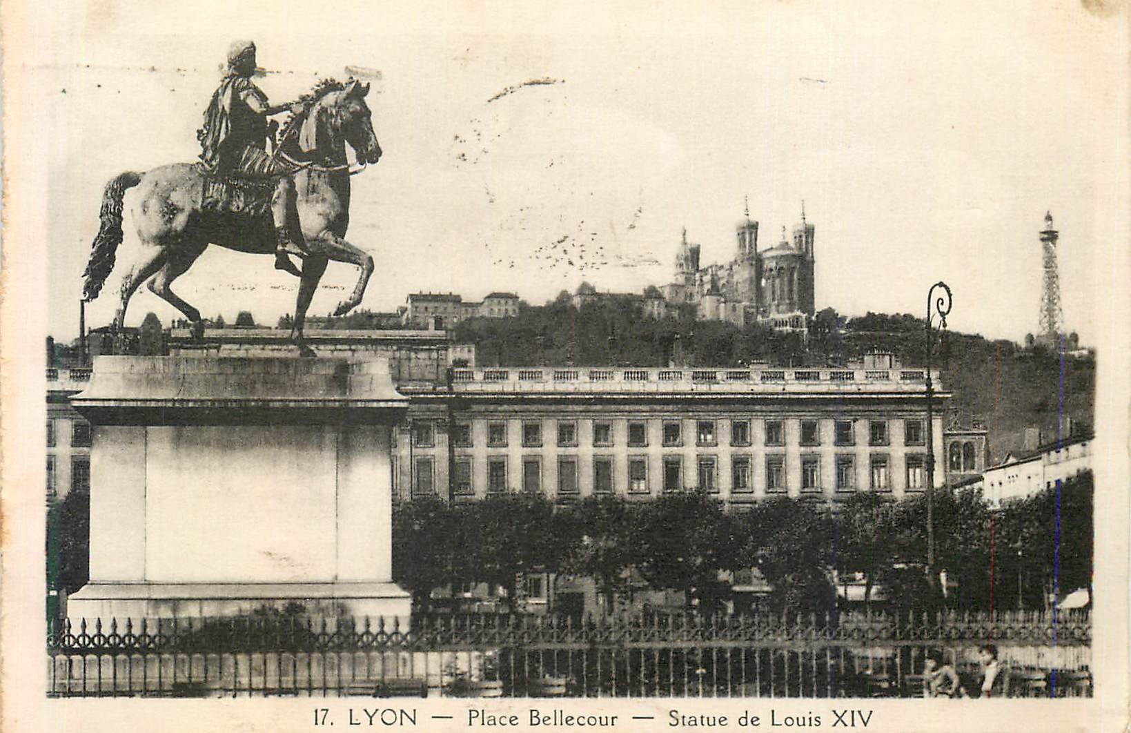 CPA 17 lyon place bellecour statue de louis xiv
