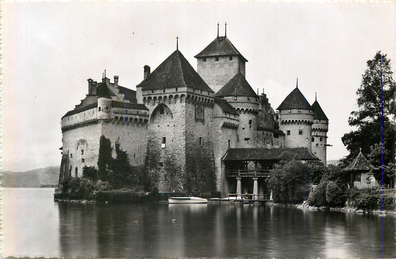CPM 7250 lac leman chateau de chillon