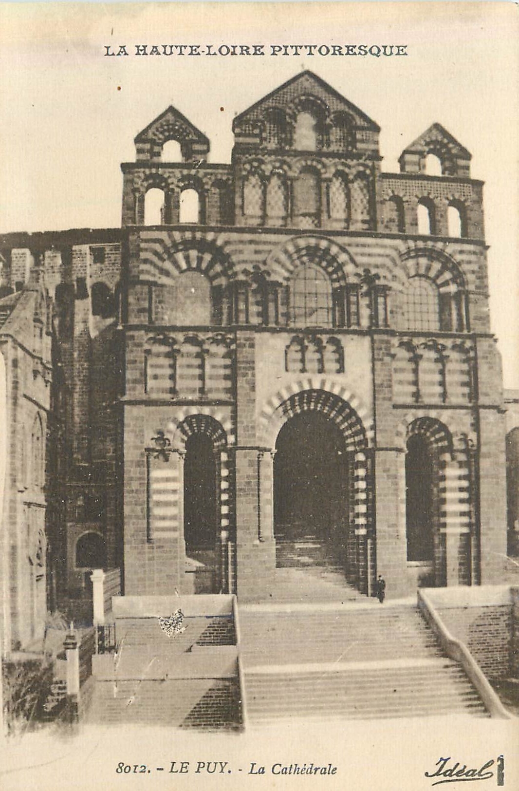 CPA La haute loire pittoresque 8012 le puy la cathedrale