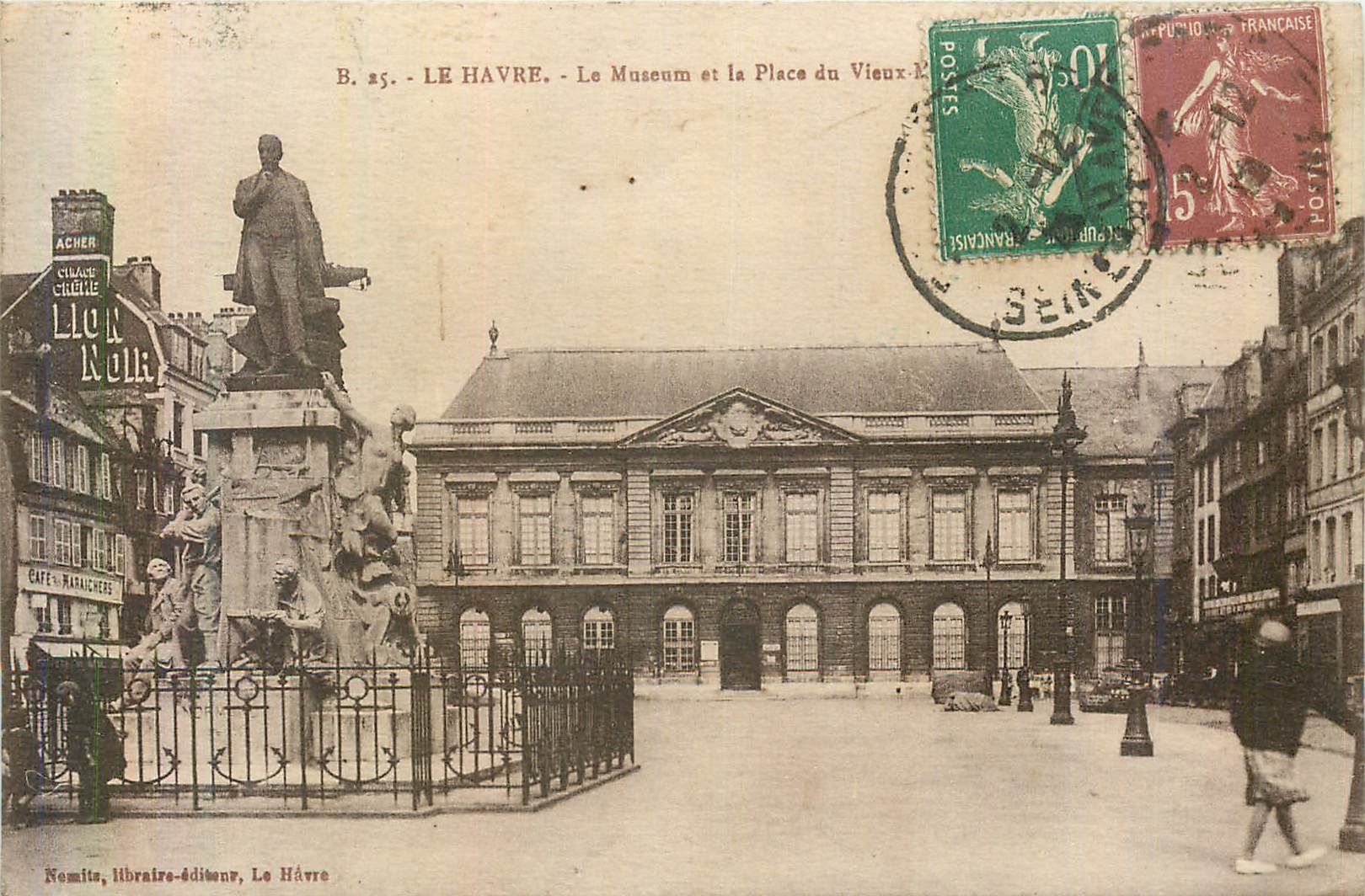 CPA Le havre le museum et la place du vieux