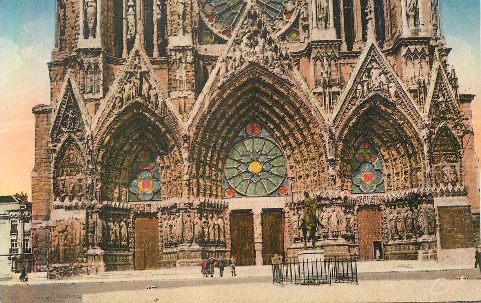 CPA 216 reims la cathedrale facade
