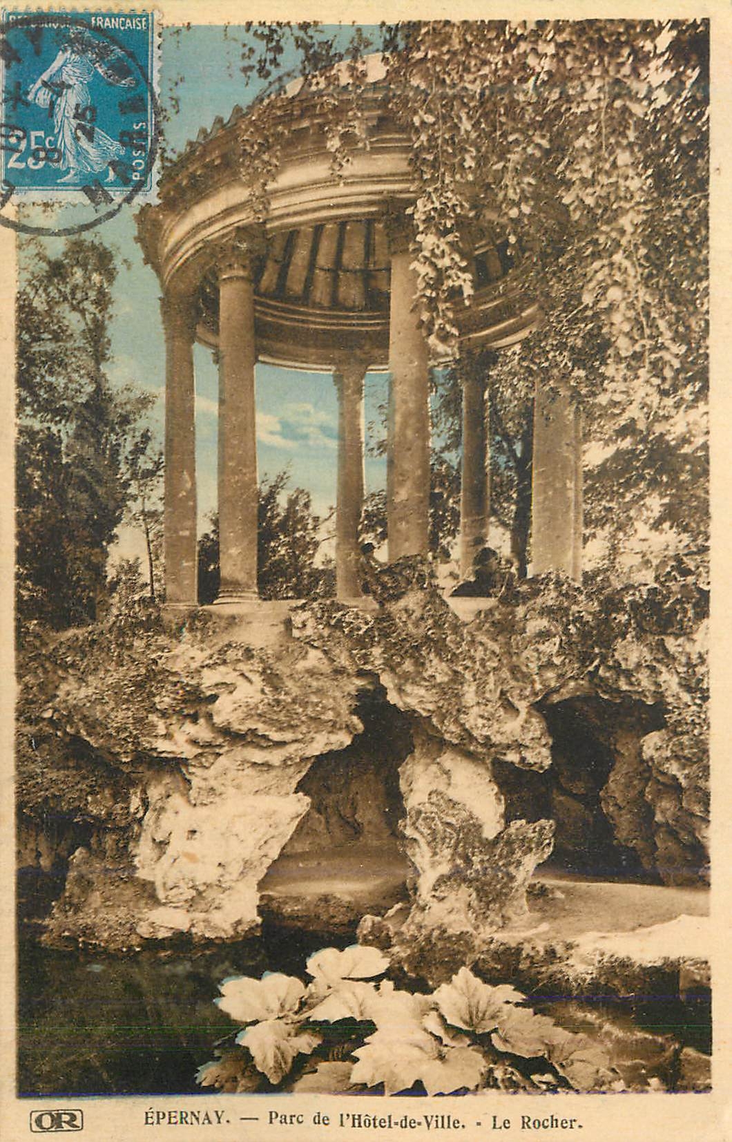 CPA Epernay parc de l hotel de ville le rocher