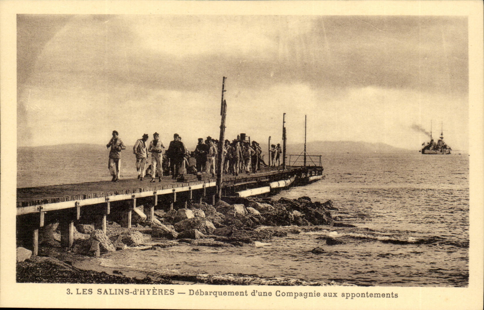 CPA the Saline ones of Hyeres Unloading of a company to the wharves