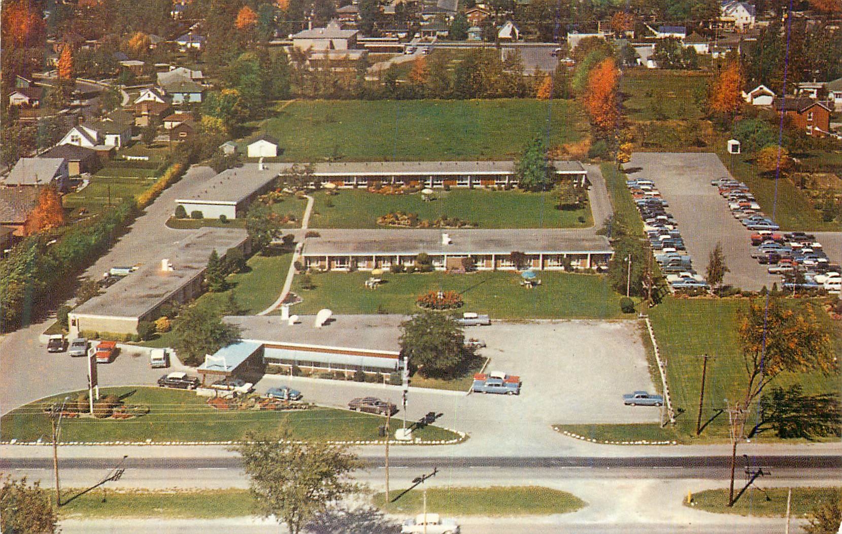 CPM Ontario Belle Ville Canada Queens Motor Hotel 400 Dundas Street East