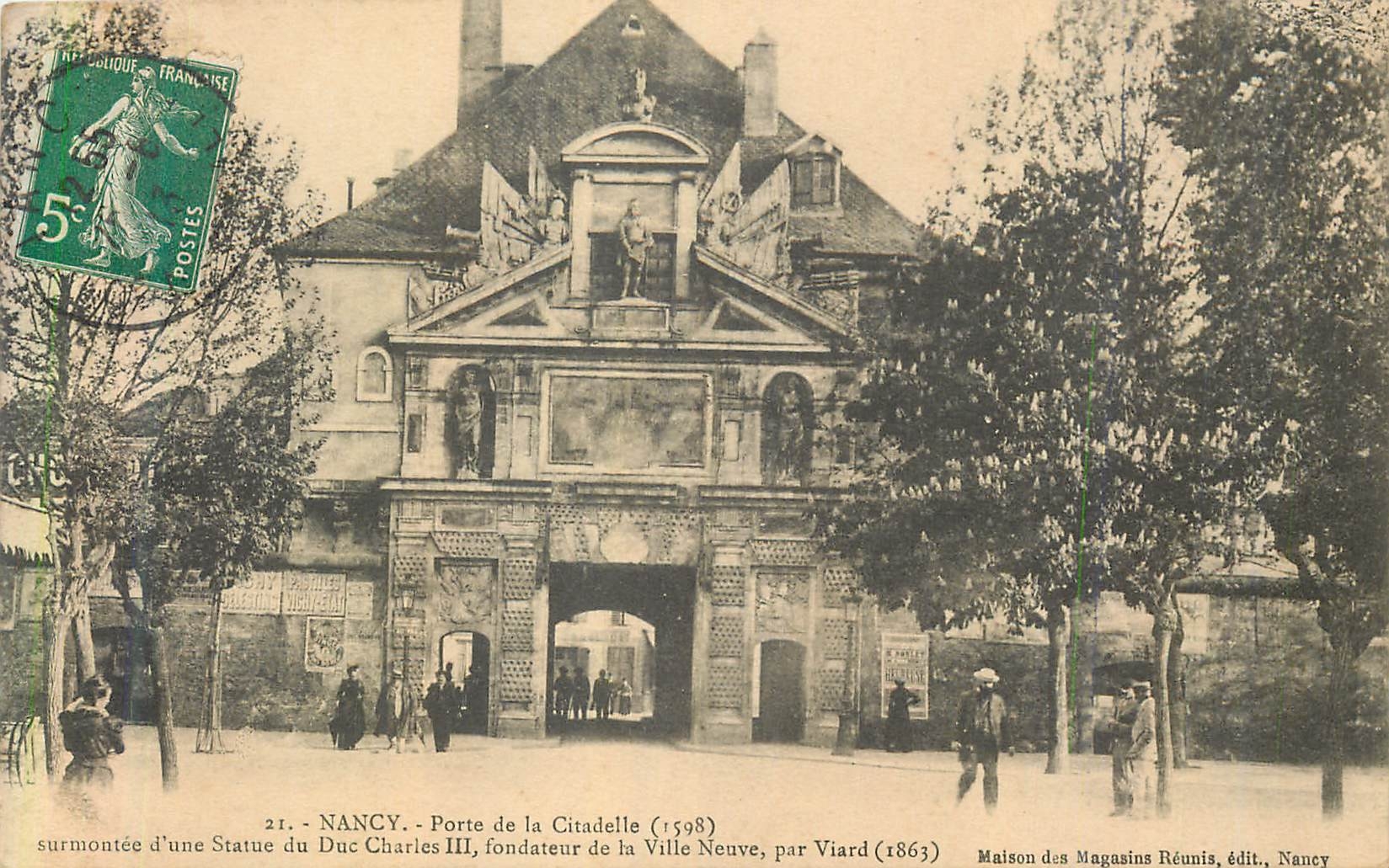 CPA Nancy Porte de la Citadelle (1598) surmontee d'une Statue du Duc Charles III