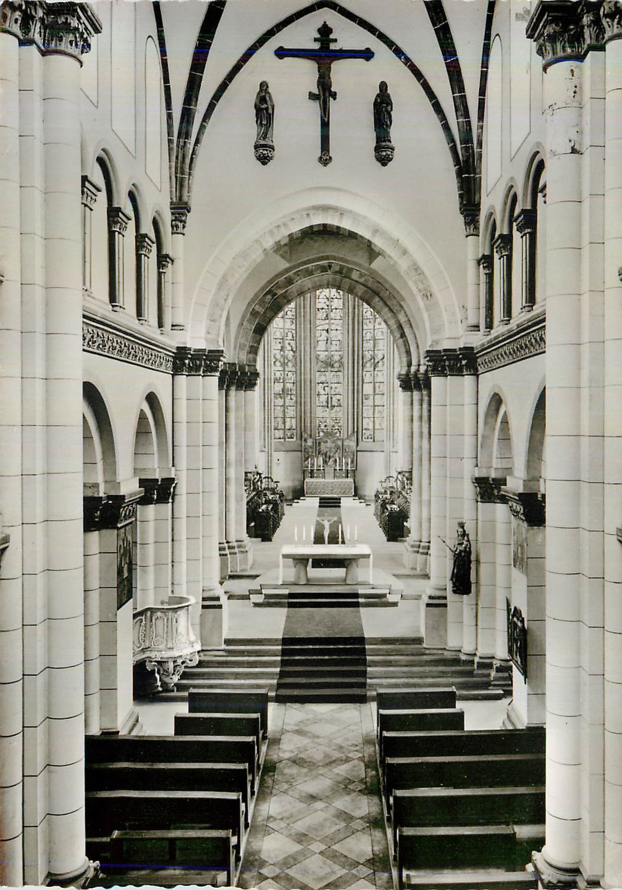 CPM St Andreas Koln Grabkirche St Alberts de Gr Romanisches Langschiff mit Vlerung