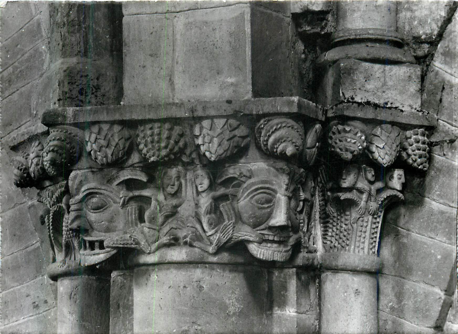 CPM Sion Cathedrale N D de Valere Chapiteau Roman