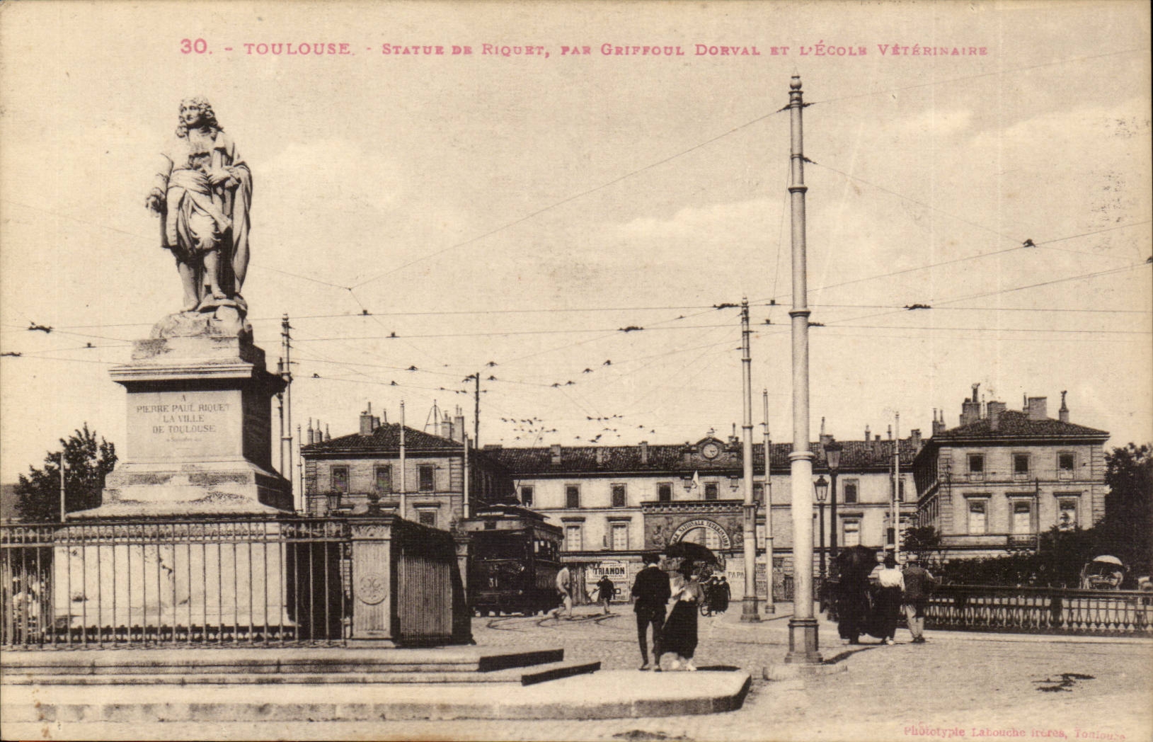 Toulouse - Statue of Roquet by Griffoul Dorval and School Veterinary surgeon - CPA