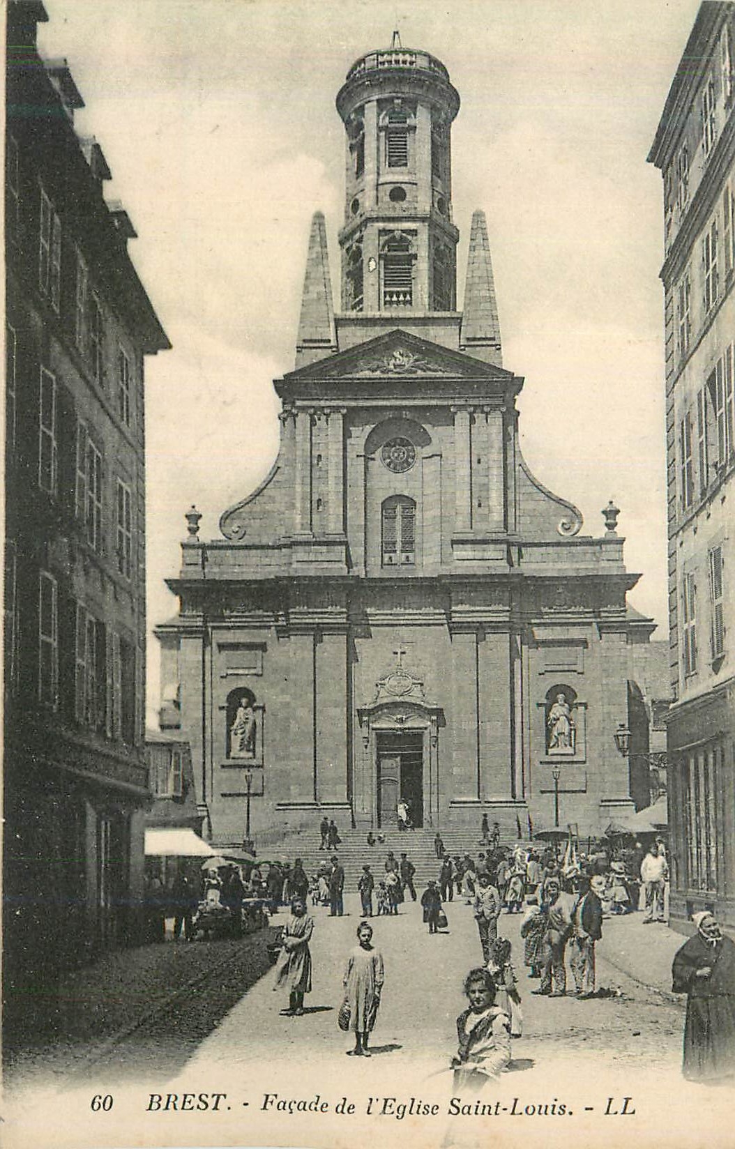 CPA Brest Facade de l'Eglise Saint Louis