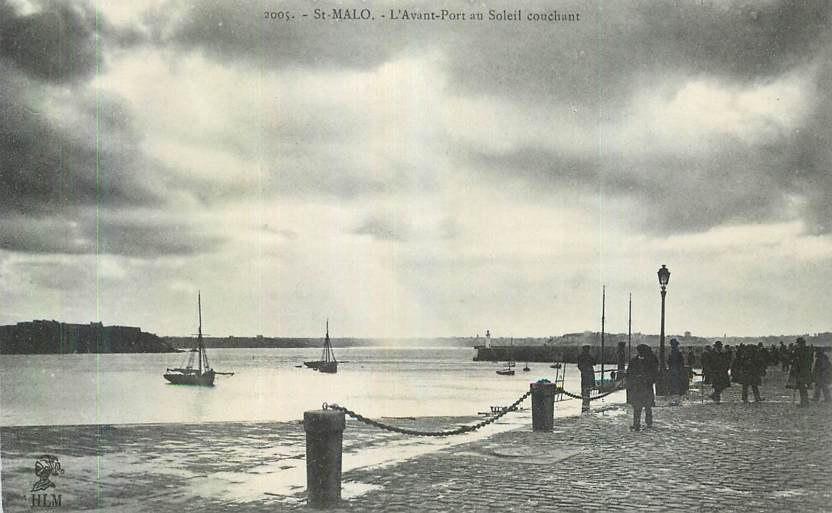 CPA St Malo L'Avant Port au Soleil Couchant