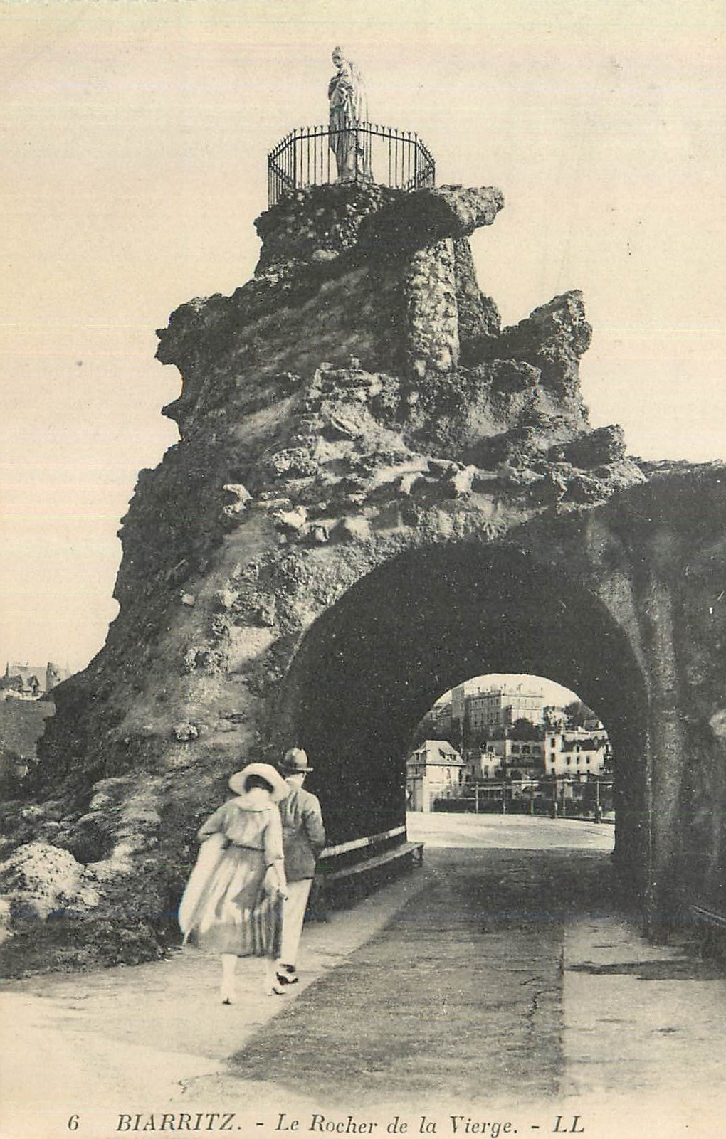 CPA Biarritz Le Rocher de la Vierge
