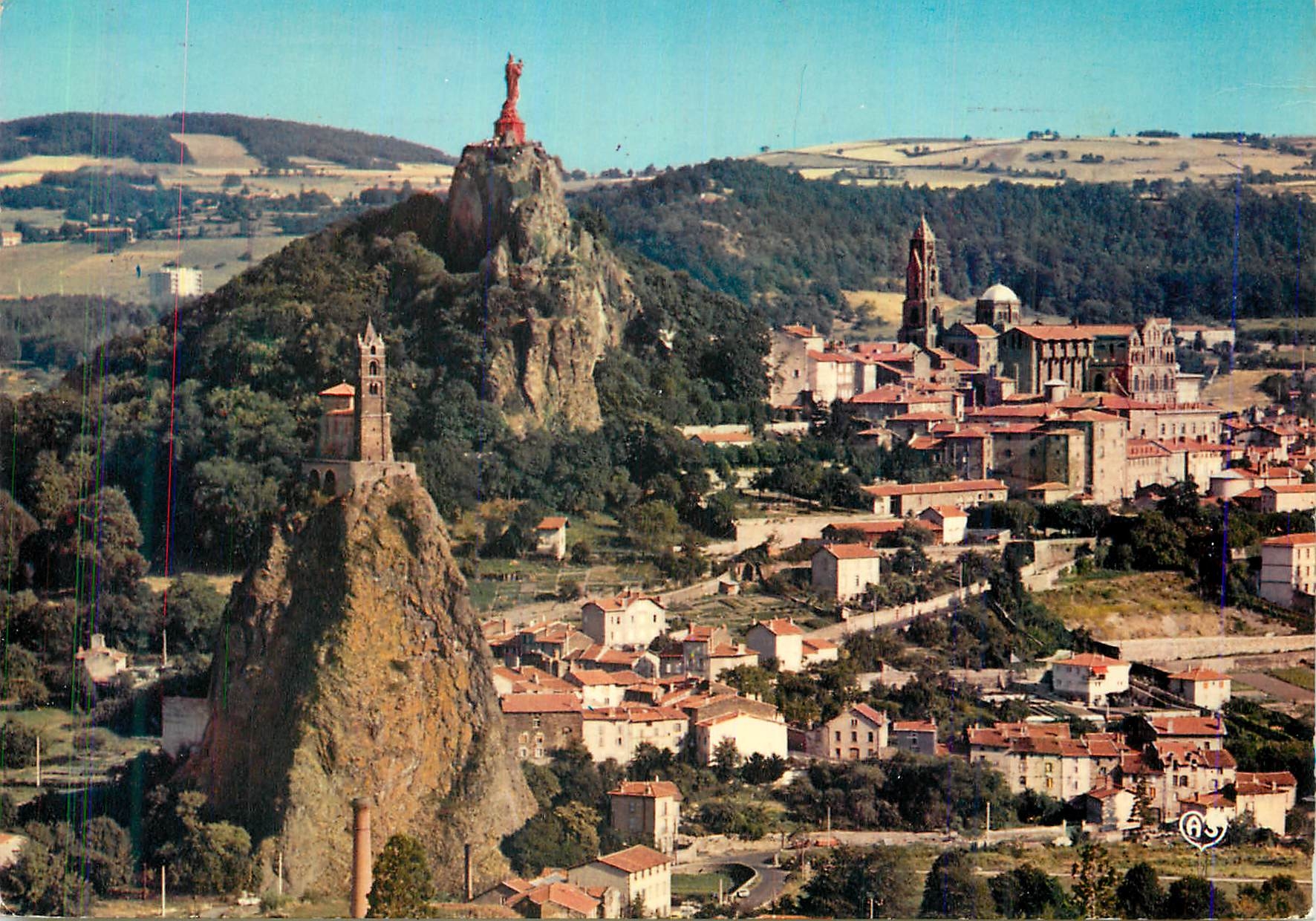 CPM le Puy en Velay (Haute Loire) Vue Generale Chapelle Saint Michel