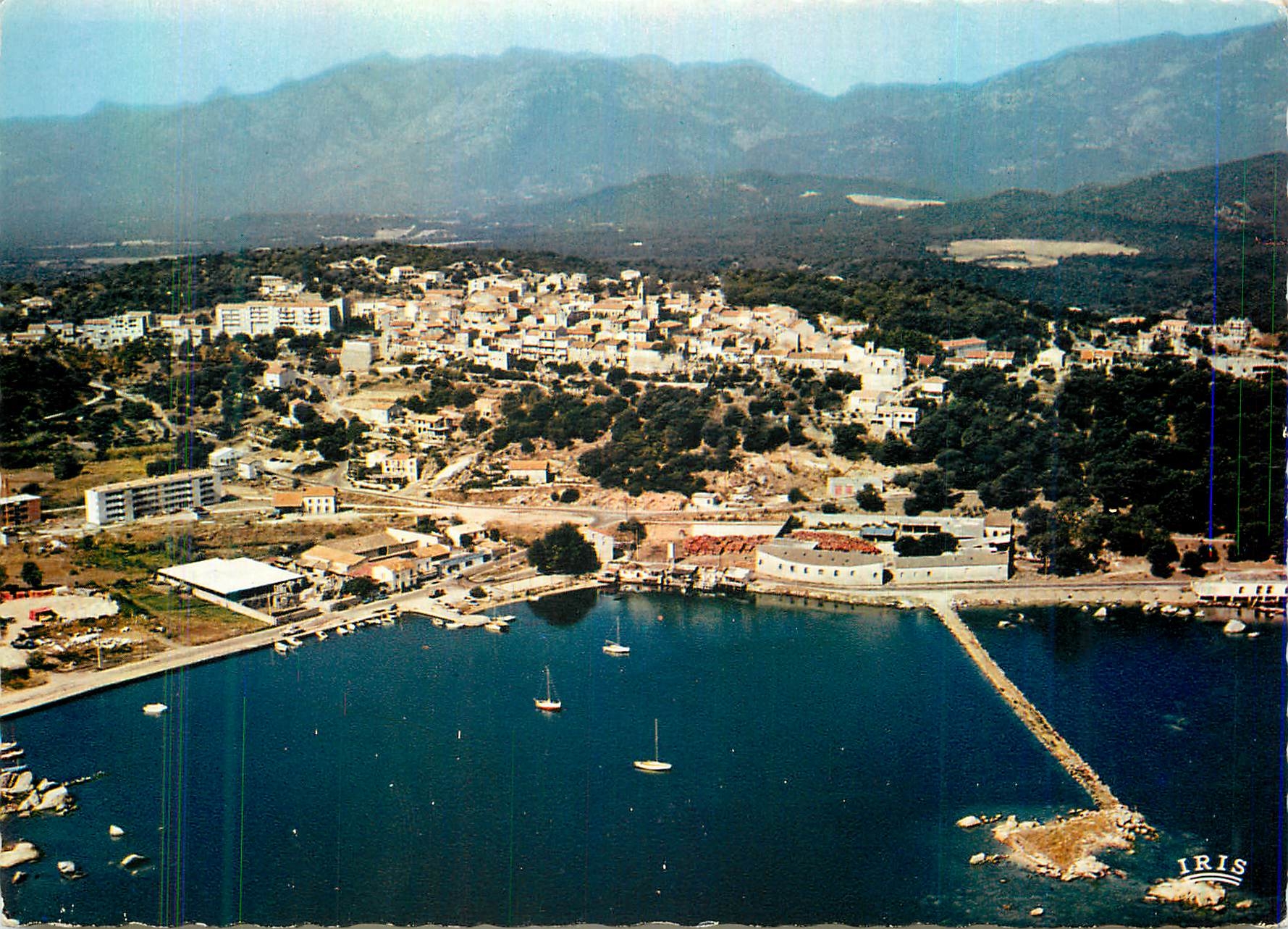 CPM Charmes et Couleurs de la Corse Porto Vecchio Vue d'Ensemble du Port et de la Ville