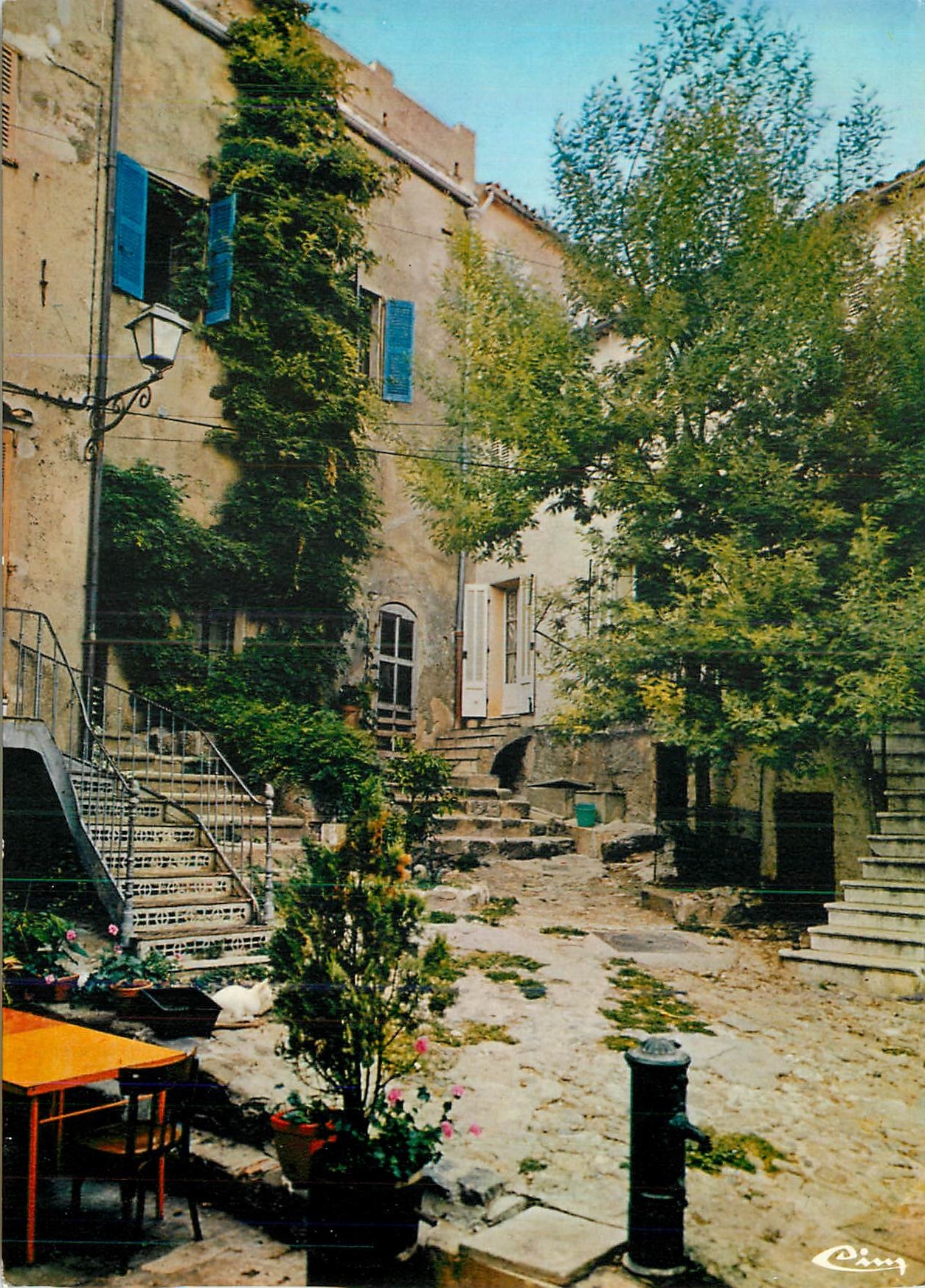 CPM Ramatuelle (Var) la Place du Chateau