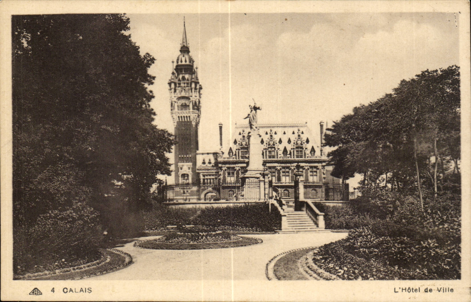 Calais CPA the town hall